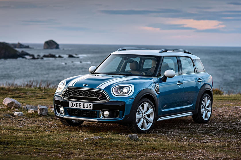 Mini Countryman Interior Review Seating Infotainment Dashboard And Features Carindigo Com