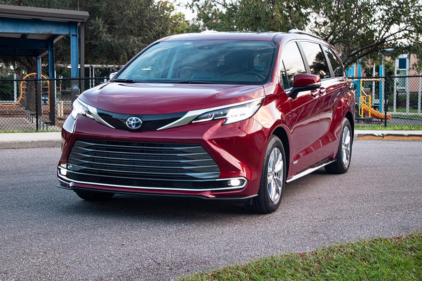 2022-toyota-sienna-hybrid-minivan-price-review-ratings-and-pictures