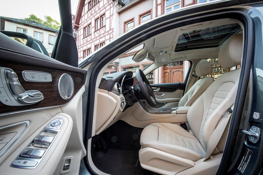 21 Mercedes Benz Glc Class Interior Infotainment And Features Carindigo Com