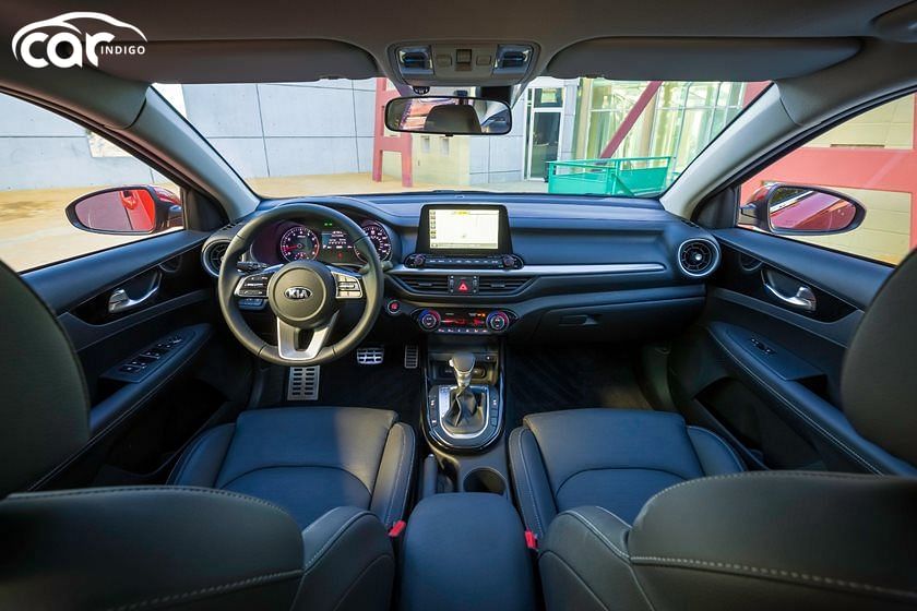  Revisión del interior del sedán Kia Forte GT 2021: asientos, infoentretenimiento, tablero y características |  CarIndigo.com