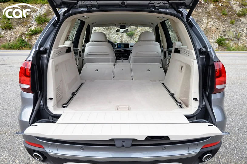  Revisión del interior del BMW X5 2017: asientos, infoentretenimiento, tablero y características |  CarIndigo.com