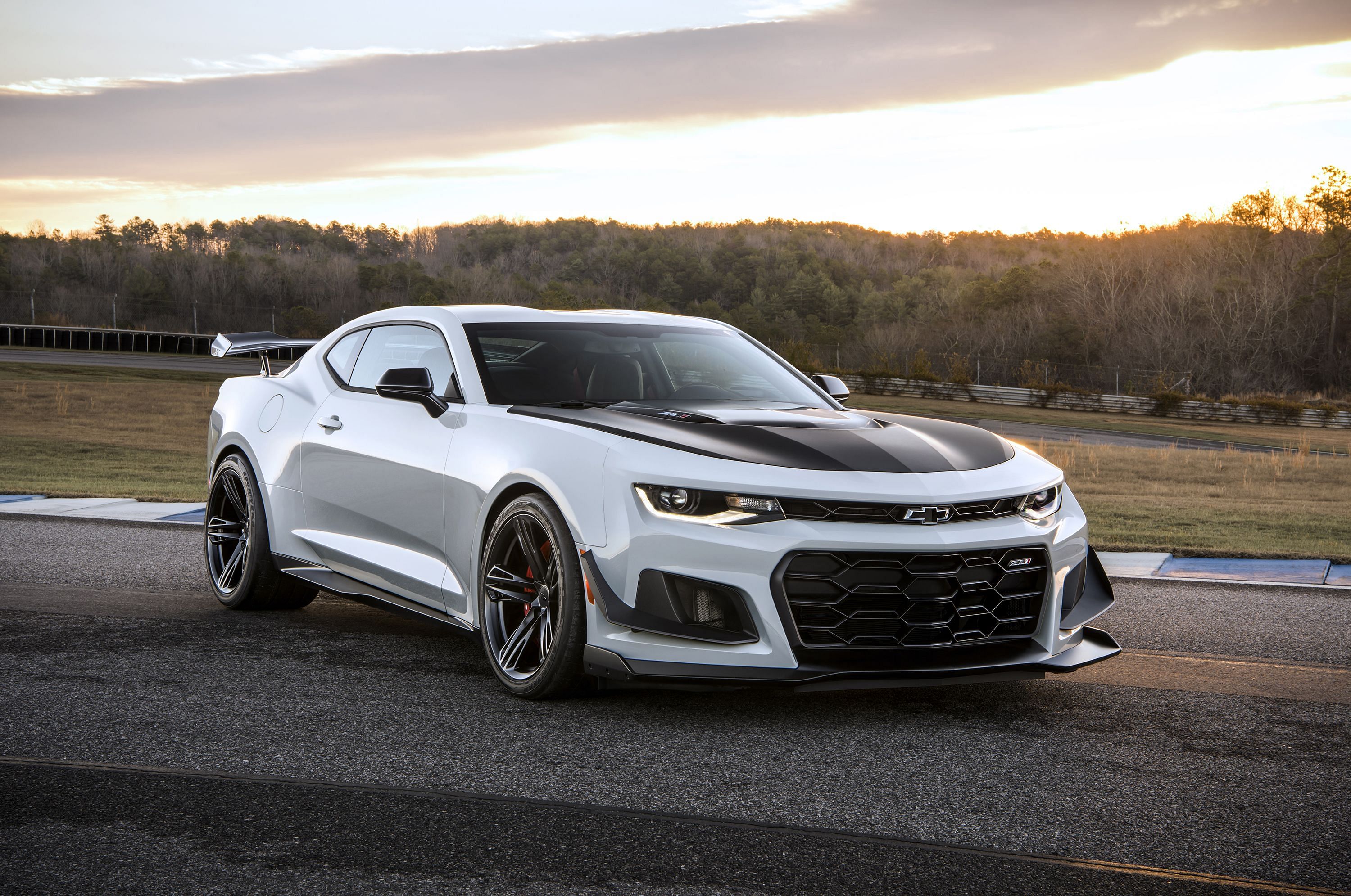 2021 Chevrolet Camaro Zl1 Price Review Ratings And Pictures Carindigo Com