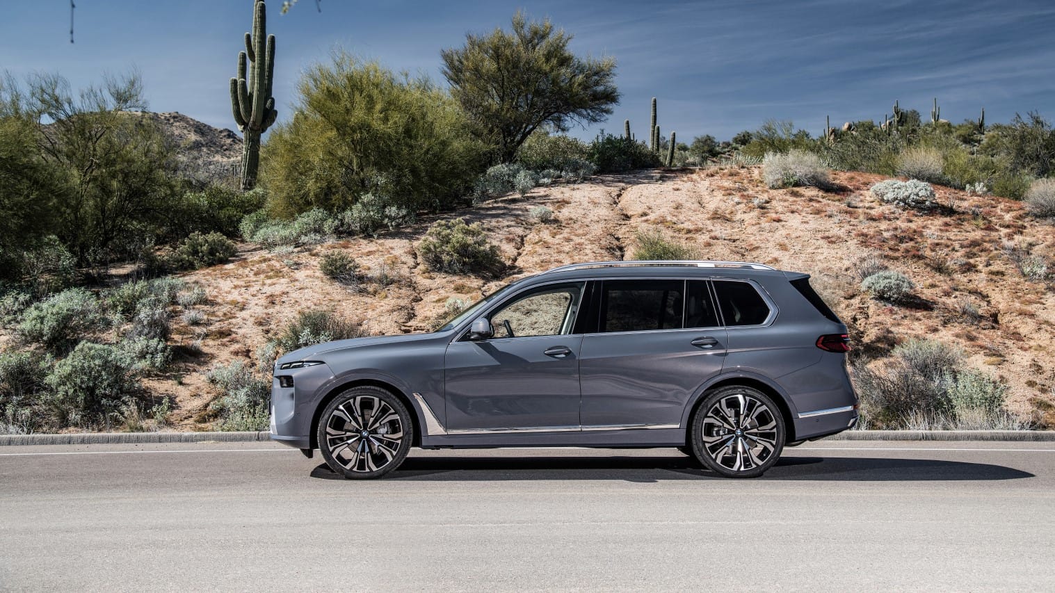 The 77 850 2023 BMW X7 Is More Powerful Gets An Updated Exterior And