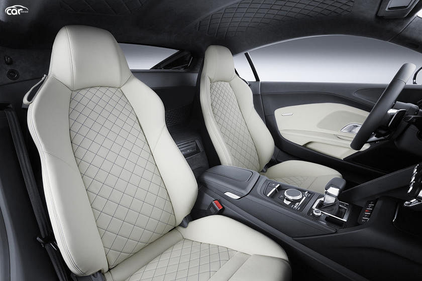 2017 Audi R8 Coupe Front Seats