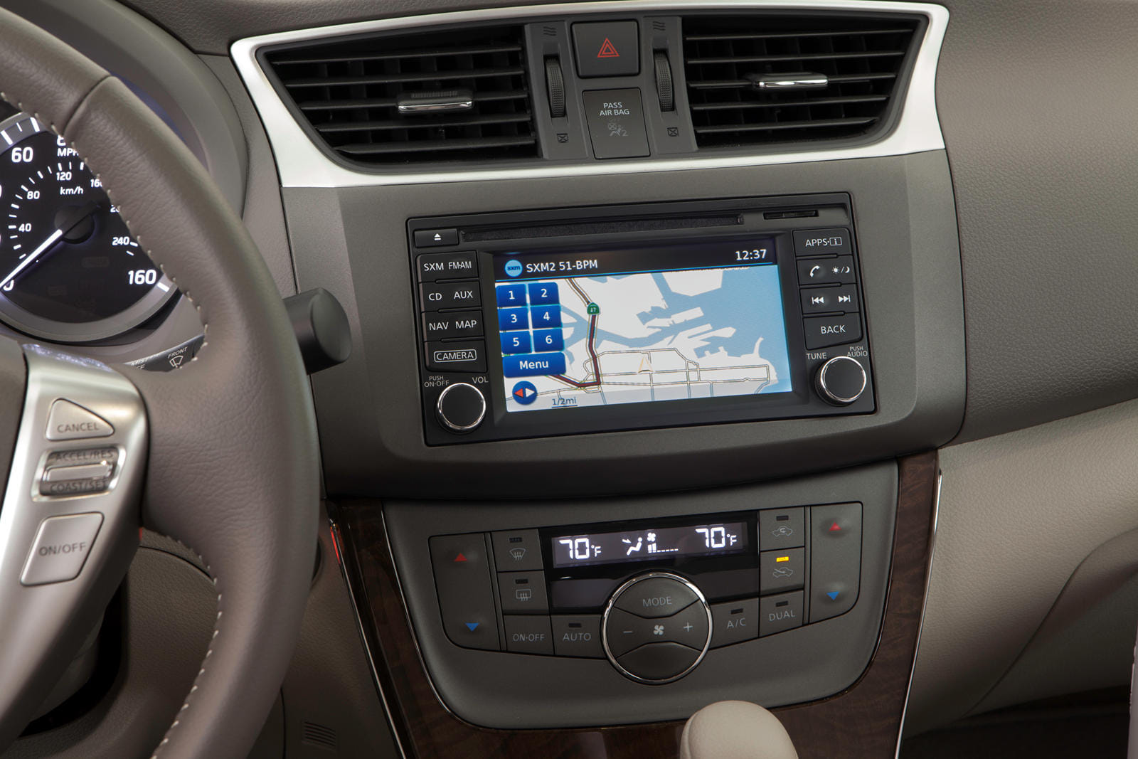 15 Nissan Sentra Interior Infotainment And Features Carindigo Com