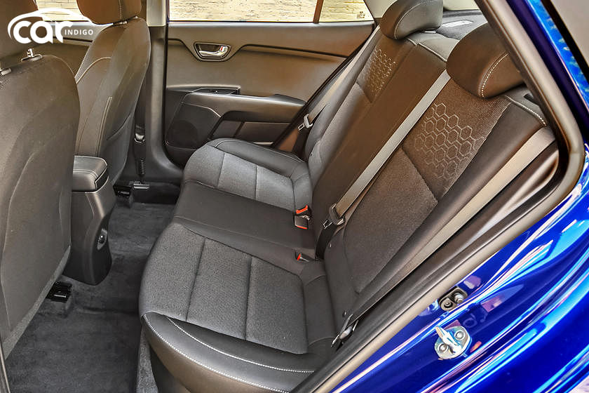 Kia Rio Interior Infotainment And Features Carindigo Com Kia Rio Interior Infotainment And Features Carindigo Com