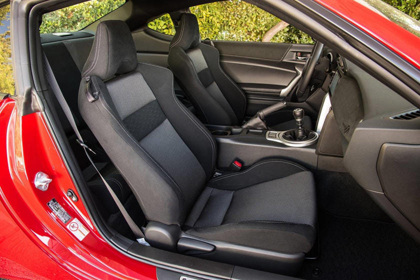 17 Toyota 86 Interior Infotainment And Features Carindigo Com