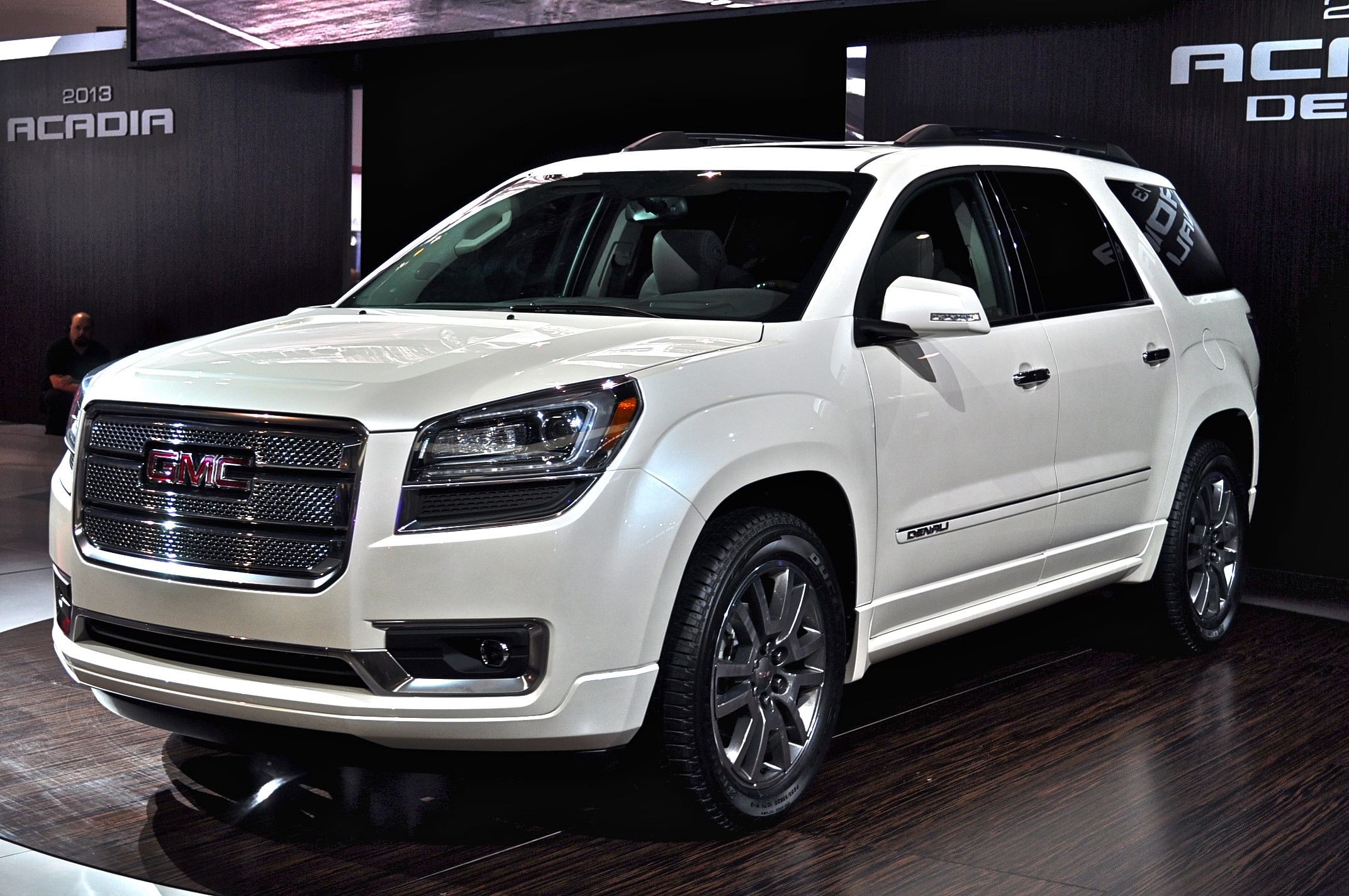 2013 Gmc Acadia Price Review Ratings And Pictures Carindigo Com