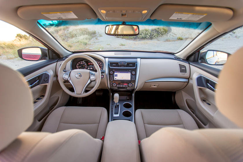 ​  2014 Nissan Altima Sedan Interior Overview