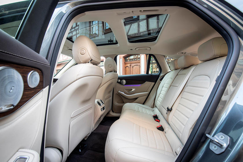 21 Mercedes Benz Glc Class Interior Infotainment And Features Carindigo Com