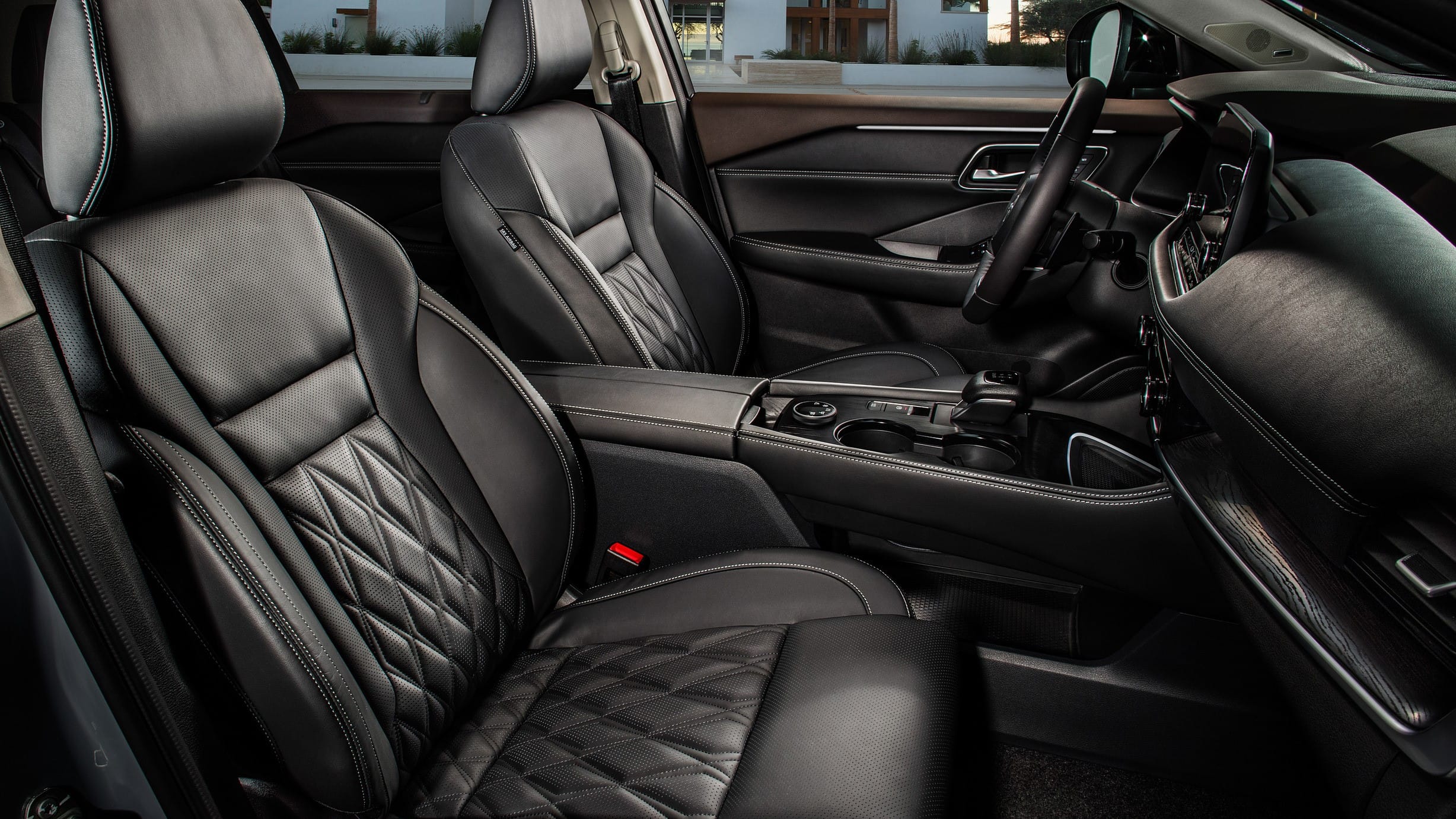 21 Nissan Rogue Interior Review Seating Infotainment Dashboard And Features Carindigo Com