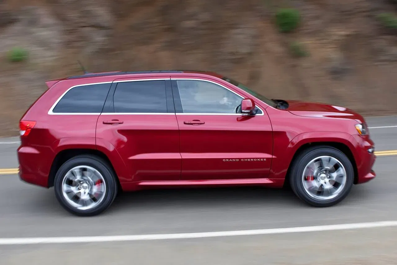 2012 jeep grand cherokee sprints from m0-60 mph in 7.6 seconds