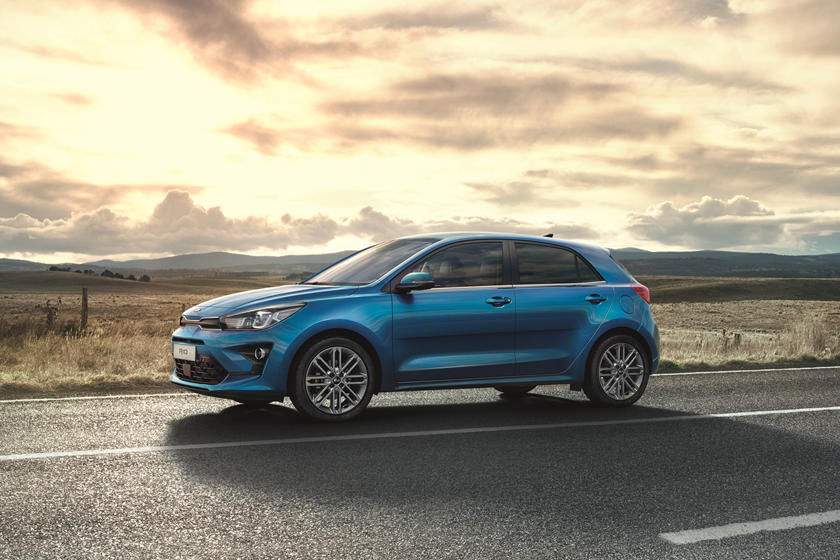 2021 Kia Rio Hatchback Interior Review Seating Infotainment Dashboard And Features Carindigo Com