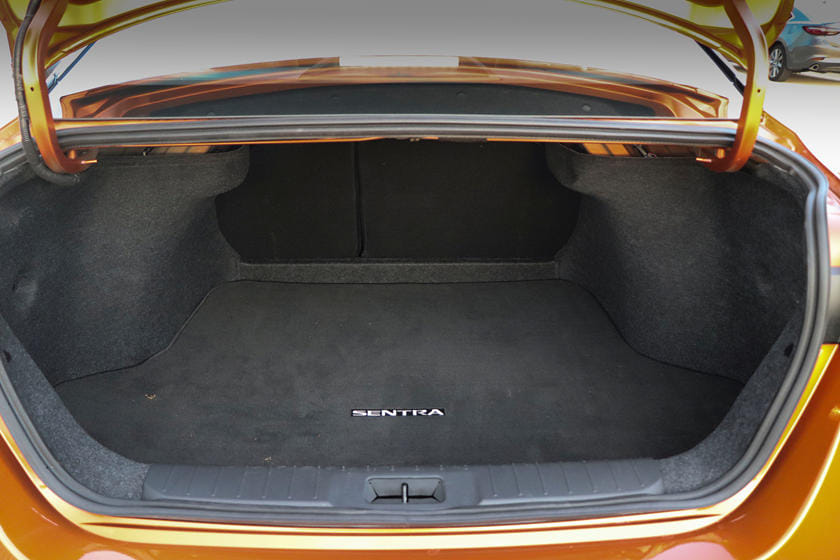 21 Nissan Sentra Interior Review Seating Infotainment Dashboard And Features Carindigo Com