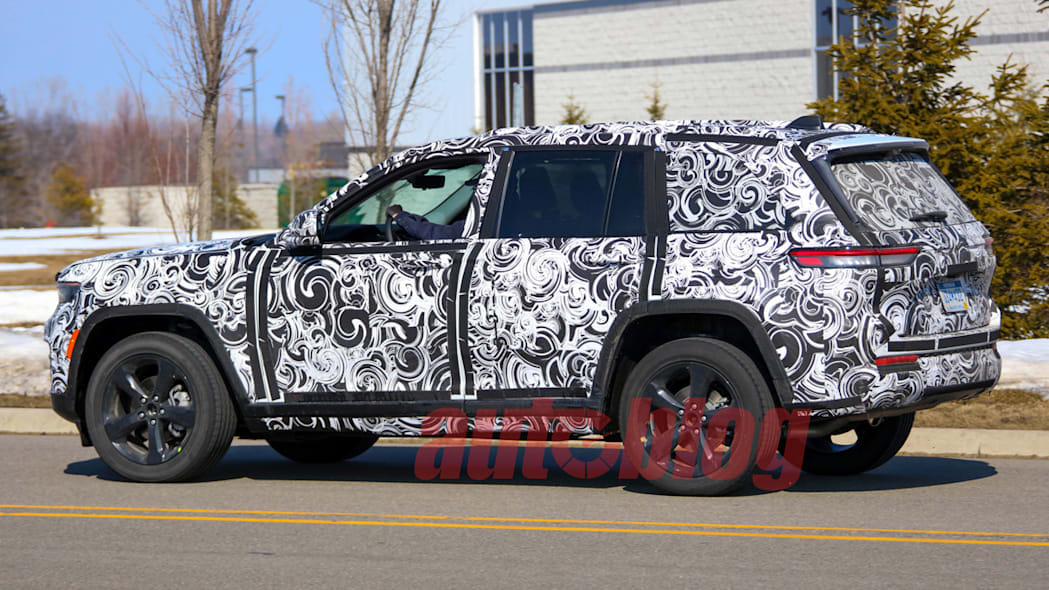 Jeep Grand Cherokee 4xe PHEV Caught Testing In Heavy Camouflage
